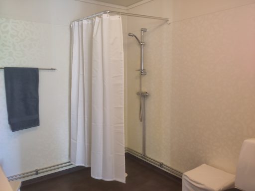 Badezimmer mit Dusche